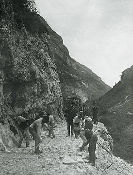 la strada a Canal del Mis