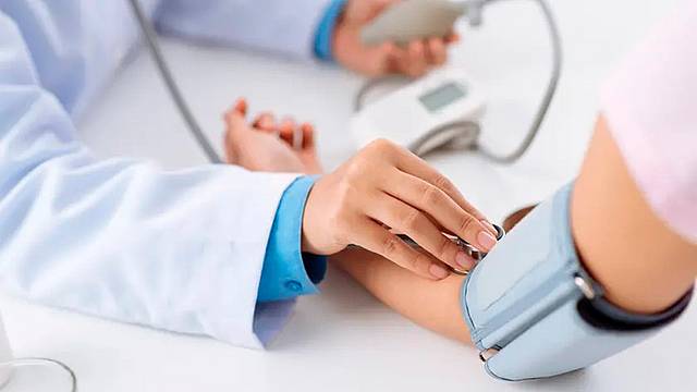 Durante il check up sarà anche misurata la pressione Durante il check up sarà anche misurata la pressione