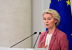 La presidente della Commissione europea in una conferenza stampa in Armenia (Afp) La presidente della Commissione europea in una conferenza stampa in Armenia (Afp)