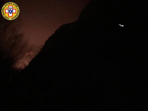 una cengia durante la discesa del Monte Toc 2 una cengia durante la discesa del Monte Toc 2