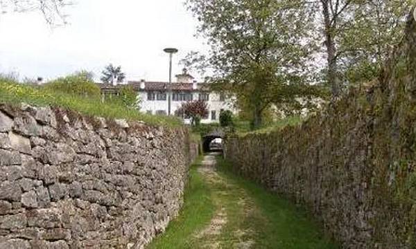 le antiche mura della Carrera le antiche mura della Carrera