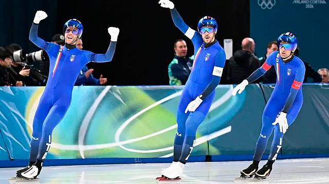 Olimpiadi Milano-Cortina 2026, pattinaggio di velocità, inseguimento a squadre, l'Italia vince la medaglia d'oro