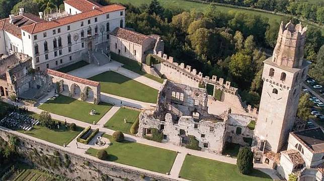 Il castello di San Salvatore a Susegana Il castello di San Salvatore a Susegana