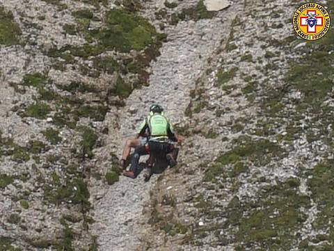 lungo il sentiero 418 degli Spalti del Col Becchei 2 lungo il sentiero 418 degli Spalti del Col Becchei 2