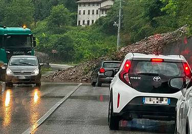 La colata di detriti sulla Sp1 bis a Scalon di Vas