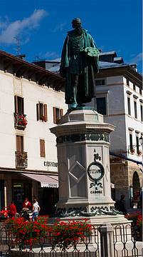 Statua di Tiziano - Pieve di Cadore Statua di Tiziano - Pieve di Cadore