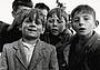 Quando Sabine Weiss fotografa i bambini, diventa bambina lei stessa