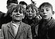 Quando Sabine Weiss fotografa i bambini, diventa bambina lei stessa