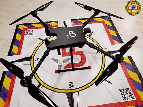 Consegnato drone per posizionare i segnali Consegnato drone per posizionare i segnali