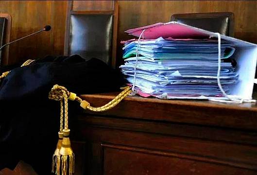Un'aula di tribunale