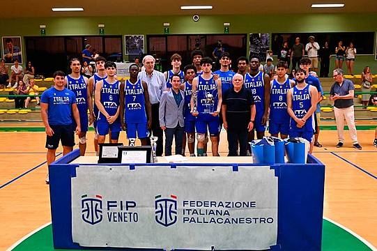 L’Italia Under 20 campione a Domegge nell’edizione 2026 - (Foto Duilio Della Libera-Imago Sports)