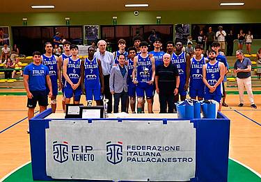 L’Italia Under 20 campione a Domegge nell’edizione 2026 - (Foto Duilio Della Libera-Imago Sports)
