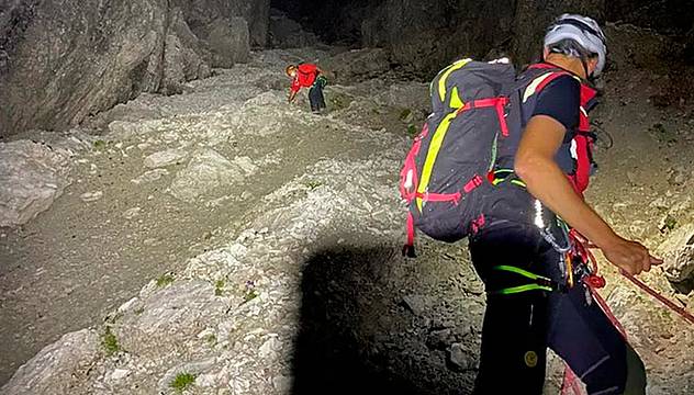 Intervento notturno per il Soccorso alpino Intervento notturno per il Soccorso alpino