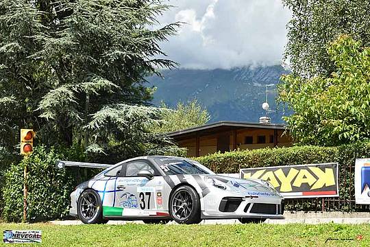 Matteo Adragna su Porsche 991.2 GT3 Cup alla partenza dell’edizione 2023 - foto di Flavio Casoni