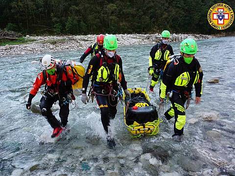 Gruppo forre del Soccorso alpino e speleologico Veneto 1 Gruppo forre del Soccorso alpino e speleologico Veneto 1