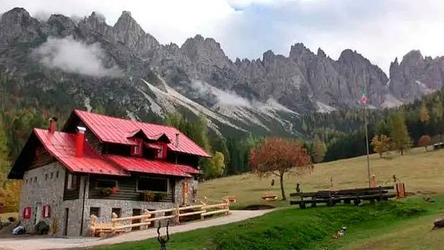 Il rifugio Padova Il rifugio Padova