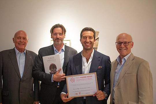 Inti Ligabue riceve il premio Pierre Moos per il catalogo Inti Ligabue riceve il premio Pierre Moos per il catalogo