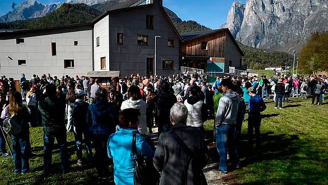 La manifestazione di sabato ad Agordo per l'istituto Follador