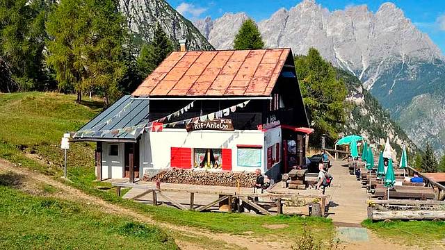 Il rifugio Antelao Il rifugio Antelao