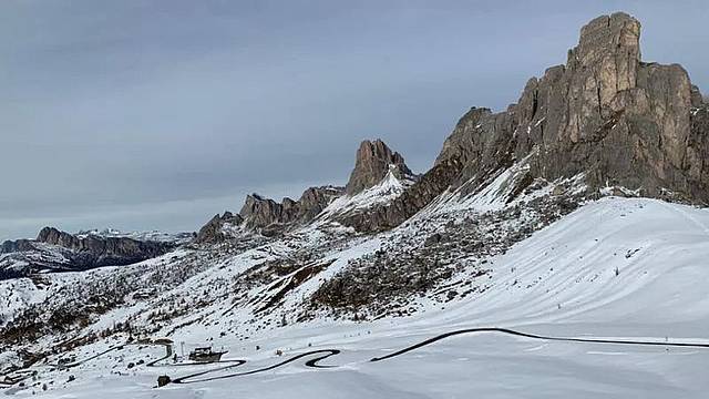 Da destra Ra Gusela, Nuvolau e Averau viste da passo Giau Da destra Ra Gusela, Nuvolau e Averau viste da passo Giau