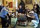 panettoni agli ospiti delle case di riposo