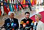 Da sinistra,il presidente del Consiglio Ue Antonio Costa, il presidente ucraino Volodymyr Zelensky e la presidente della Commissione Ue Ursula Von der Leyen (Afp) Da sinistra,il presidente del Consiglio Ue Antonio Costa, il presidente ucraino Volodymyr Zelensky e la presidente della Commissione Ue Ursula Von der Leyen (Afp)