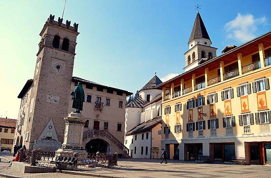 Piazza-Tiziano,-Pieve-di-Cadore Piazza-Tiziano,-Pieve-di-Cadore