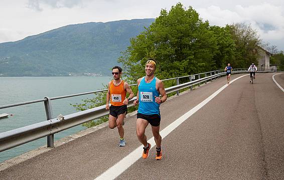 Luca Schizzi e Davide Gazzola guidano la corsa