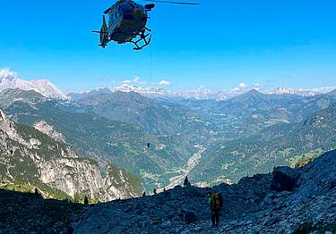 Alpinista vola sul Pan di Zucchero