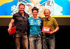 I fondisti Giuseppe Puliè e Maurilio De Zolt con il bronzo olimpico dello snowboard Lucia Dalmasso I fondisti Giuseppe Puliè e Maurilio De Zolt con il bronzo olimpico dello snowboard Lucia Dalmasso