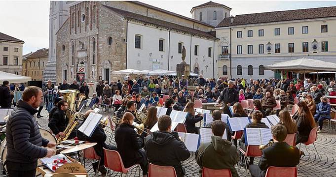 155° anniversario della fondazione concerto di gala in Piazza Duomo