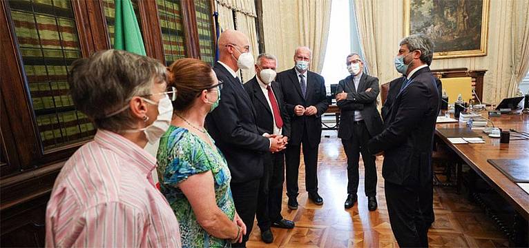 Delegazione Comunità di San Francesco dal Presidente della Camera dei Deputati Delegazione Comunità di San Francesco dal Presidente della Camera dei Deputati