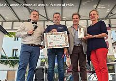 Il fagiolo di Lamon battuto all'asta a 98 euro al chilo Il fagiolo di Lamon battuto all'asta a 98 euro al chilo