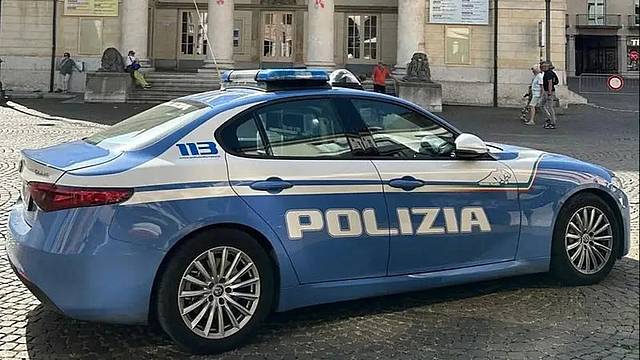Una volante della polizia