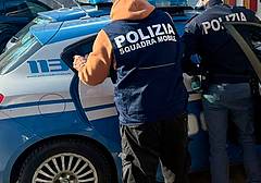 Una pattuglia della polizia