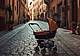 passeggino_vuoto_paese_italia_canva