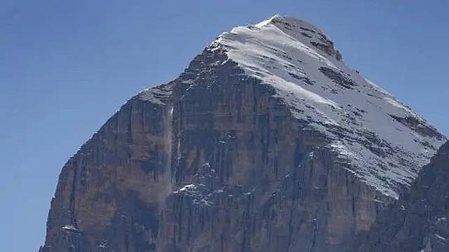 Il caldo arriva in montagna, a Cortina riappare cascata di Rozes (Foto Alessandro Zardini Zesta)