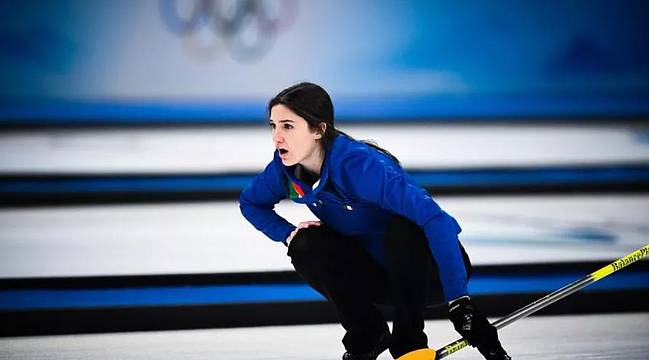 Stefania Constantini nella finale olimpica del curling misto a Pechino