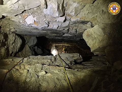 in una galleria della Grande Guerra lungo la Strada delle Penise 1 in una galleria della Grande Guerra lungo la Strada delle Penise 1