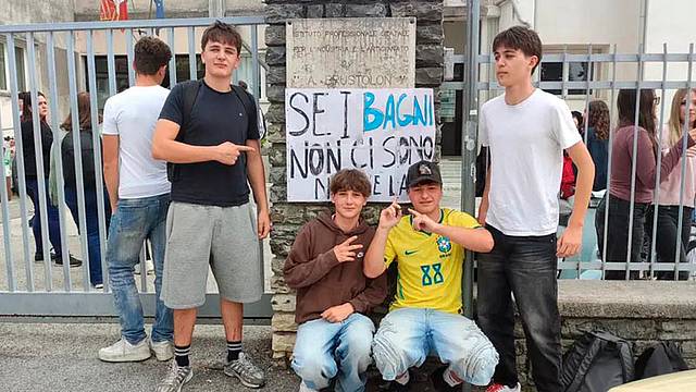 La protesta degli studenti del Brustolon La protesta degli studenti del Brustolon