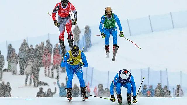 Federico Tomasoni con il sole nel casco e Simone Deromedis, argento e oro nello ski cross