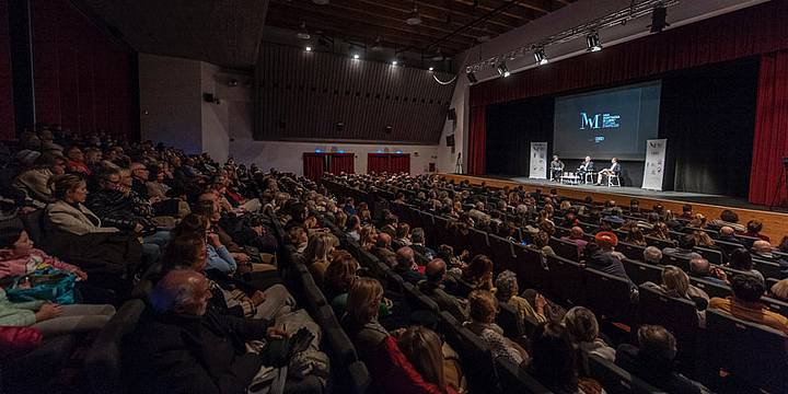 cortina-una-montagna-di-libri