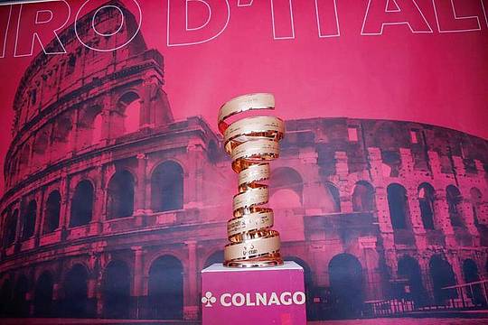 Il Trofeo Senza Fine del Giro d'Italia - Fotogramma IPA