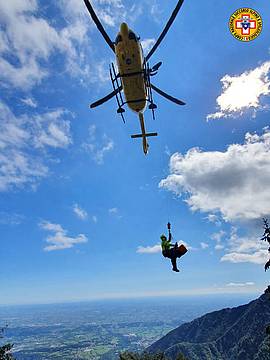 in un tratto non attrezzato della Ferrata dei Sass Brusai sul Monte Grappa in un tratto non attrezzato della Ferrata dei Sass Brusai sul Monte Grappa