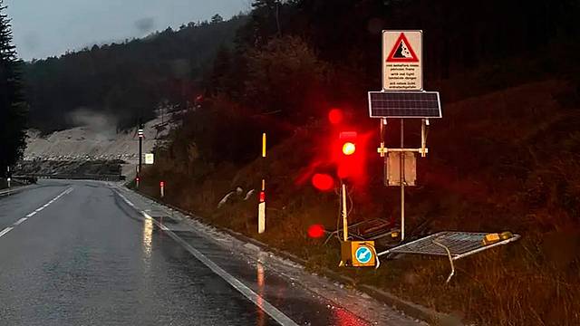 Acceso il semaforo rosso tra San Vito e Cortina Acceso il semaforo rosso tra San Vito e Cortina