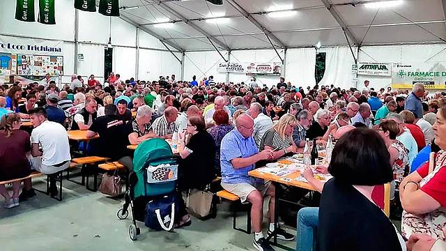 Il tradizionale tutto esaurito delle sagre estive bellunesi