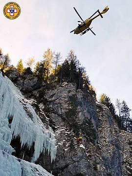 una cascata di ghiaccio nei Serrai di Sottoguda una cascata di ghiaccio nei Serrai di Sottoguda