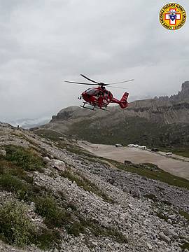 Recuperati alpinisti sulla Cima Ovest di Lavaredo Recuperati alpinisti sulla Cima Ovest di Lavaredo