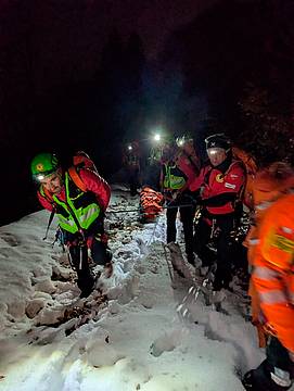 Impegnativo recupero sul Monte Tomatico 2 Impegnativo recupero sul Monte Tomatico 2