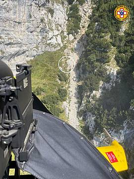 Sale in bici sull'Altissimo, recuperato dall'elicottero